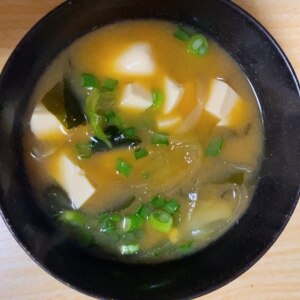 ねぎと豆腐の味噌汁
